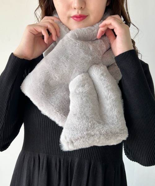 CLEA（クレア）の「フェイクファーティペット（マフラー・レディース・ホワイト/ブラック/ライトグレー・FREE）」の19枚目の写真