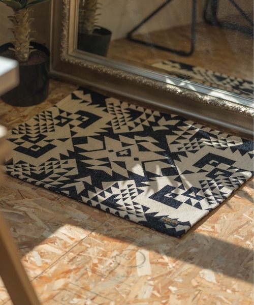 PENDLETON(ペンドルトン)の「【 PENDLETON / ペンドルトン 】 キッチンミドルマット KITCHEN SMALL MAT AAF(ラグ/マット・メンズ・ブラック/カーキ/アイボリー/ブラウン/ブラック系/ベージュ・FREE)」の1枚目の写真