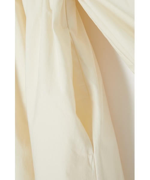 MOUSSY（マウジー）の「POWER SHOULDER LONG ドレス（ワンピース・レディース・ダークグリーン/オフホワイト/ブラック・1/2）」の18枚目の写真