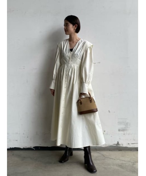 MOUSSY（マウジー）の「POWER SHOULDER LONG ドレス（ワンピース・レディース・ダークグリーン/オフホワイト/ブラック・1/2）」の20枚目の写真