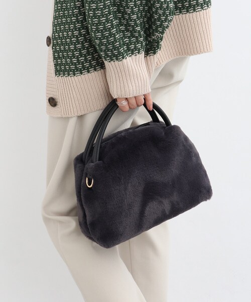 SHOO・LA・RUE(シューラルー)の「◆フェイクファーミニショルダー(ショルダーバッグ・レディース・ダークグレー/サンドベージュ/ブラック系3/アイボリー・00)」の3枚目の写真