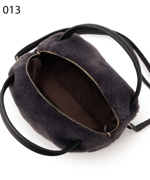 SHOO・LA・RUE(シューラルー)の「◆フェイクファーミニショルダー(ショルダーバッグ・レディース・ダークグレー/サンドベージュ/ブラック系3/アイボリー・00)」の17枚目の写真