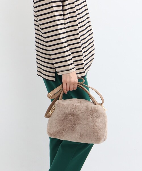 SHOO・LA・RUE(シューラルー)の「◆フェイクファーミニショルダー(ショルダーバッグ・レディース・ダークグレー/サンドベージュ/ブラック系3/アイボリー・00)」の14枚目の写真