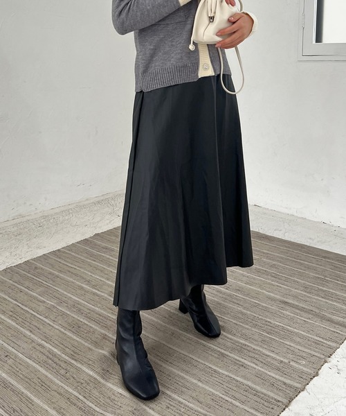 Lamoa（ラモア）の「Lamoa/フェイクレザー フレアスカート（スカート・レディース・ブラック/ブラウン/ベージュ・FREE）」の11枚目の写真