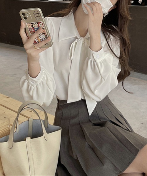 urge：（アージコロン ）の「【URGE：】リボンブラウス（シャツ/ブラウス・レディース・ホワイト・SMALL/MEDIUM/LARGE/X-LARGE）」の4枚目の写真