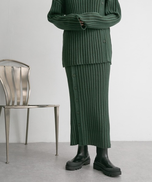 KBF（ケイビーエフ）の「アシメスリットリブニットスカート（スカート・レディース・ネイビー/グリーン/ベージュ系その他・ONE）」の19枚目の写真