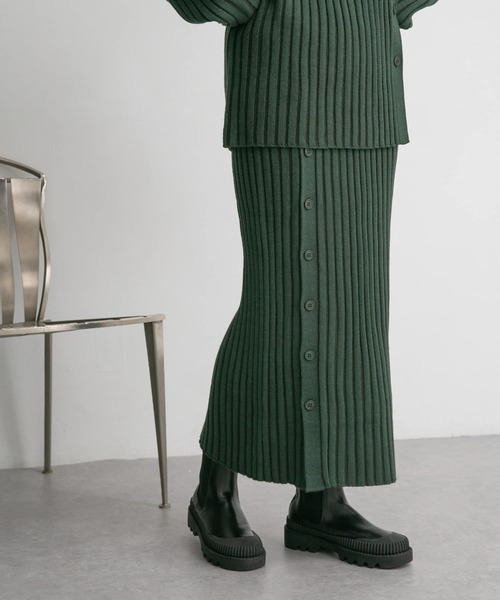 KBF（ケイビーエフ）の「アシメスリットリブニットスカート（スカート・レディース・ネイビー/グリーン/ベージュ系その他・ONE）」の20枚目の写真