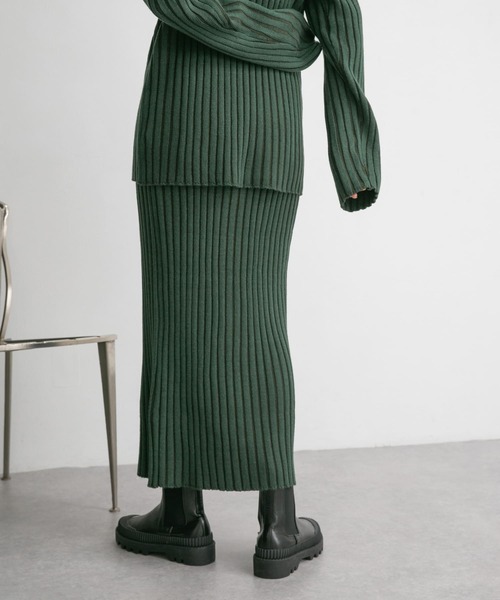 KBF（ケイビーエフ）の「アシメスリットリブニットスカート（スカート・レディース・ネイビー/グリーン/ベージュ系その他・ONE）」の22枚目の写真