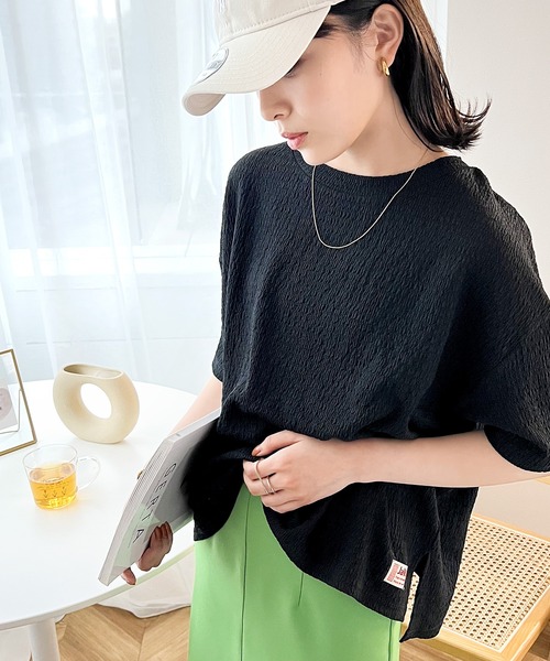 Java(ジャバ)の「《JaVa ジャバコラボ》大人仕様。ぽこぽこ素材のオーバーTee(Tシャツ/カットソー・レディース・グレイッシュベージュ/ブラック/アイボリー/グリーン系その他/イエロー・MEDIUM/X-LARGE/SMALL/LARGE)」の11枚目の写真