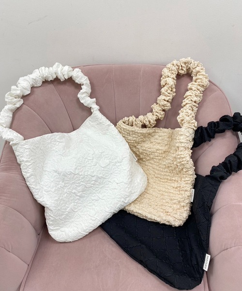 one after another NICE CLAUP（ワンアフターアナザーナイスクラップ）の「しぼしぼトートバック（トートバッグ・レディース・ブラック/ベージュ/アイボリー・FREE）」の10枚目の写真