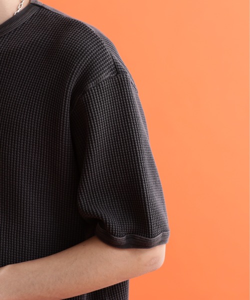 Schott(ショット)の「schott/ショット/THERMAL PIGMENT O/D S/S T-SHIRT/サーマル オーバーダイ Tシャツ(Tシャツ/カットソー・メンズ・ブラック/ブルーグレー/ブラウン系その他/セージグリーン/ナチュラル・M/L/XL/2XL)」の9枚目の写真
