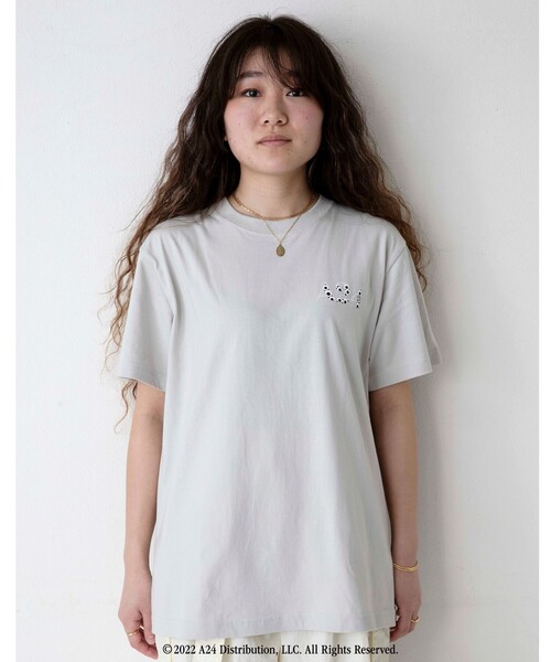 SHIPS（シップス）の「SHIPS: A24 × EEAAO × SHIPS ロゴ Tシャツ