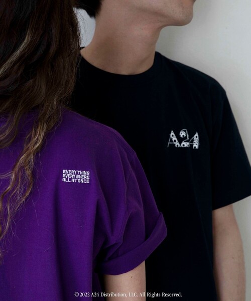 SHIPS（シップス）の「SHIPS: A24 × EEAAO × SHIPS ロゴ Tシャツ（T