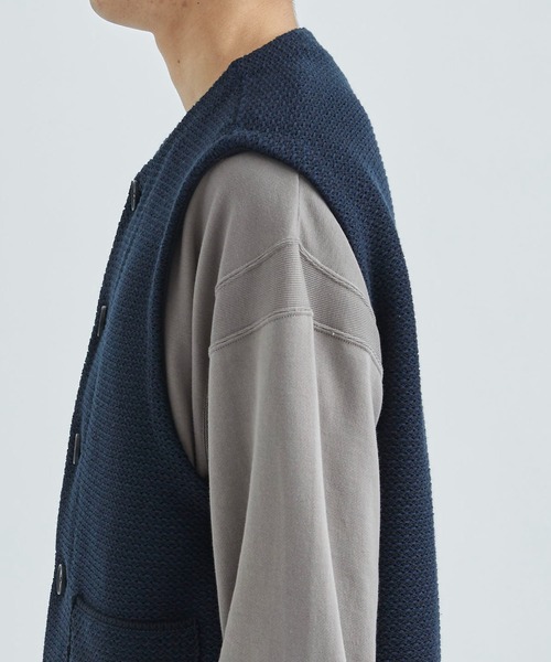 MATSUFUJI(マツフジ)の「【MATSUFUJI/マツフジ】Raven Pattern Knit Vest(ベスト・メンズ・ブラック/ベージュ・2/3)」の13枚目の写真