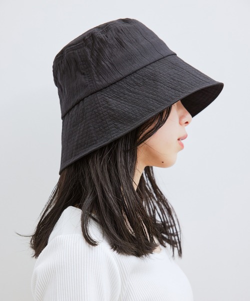 VIS(ビス)の「【UVカット・抗菌防臭】ワッシャーダウンブリムバケットハット(ハット・レディース・ブラック/オフホワイト・FREE)」の15枚目の写真