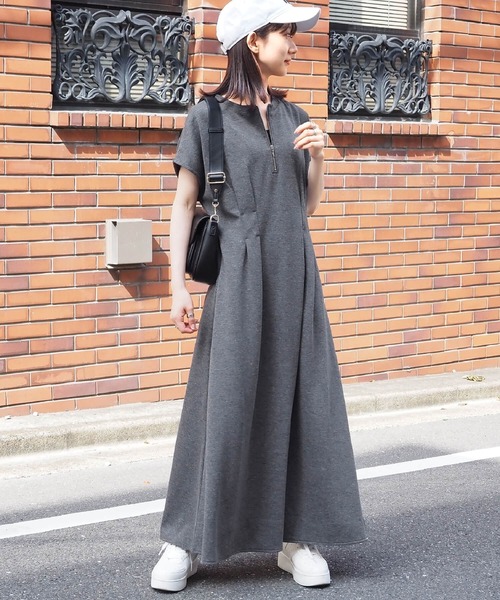 tiptop(ティップトップ)の「スムースタック裾フレアフレンチワンピース(ワンピース・レディース・ブラック/グレー/ダークグレー/ブラック系その他・FREE/L)」の4枚目の写真