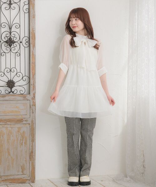 ems excite（エムズエキサイト）の「シアーボウタイOP（ワンピース・レディース・ホワイト/ブラック/グリーン・FREE）」の7枚目の写真