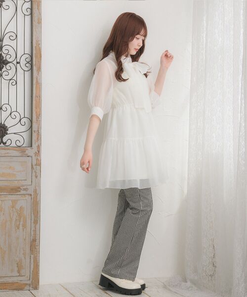 ems excite（エムズエキサイト）の「シアーボウタイOP（ワンピース・レディース・ホワイト/ブラック/グリーン・FREE）」の9枚目の写真