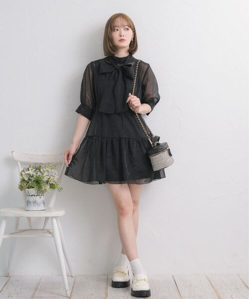 ems excite（エムズエキサイト）の「シアーボウタイOP（ワンピース・レディース・ホワイト/ブラック/グリーン・FREE）」の17枚目の写真