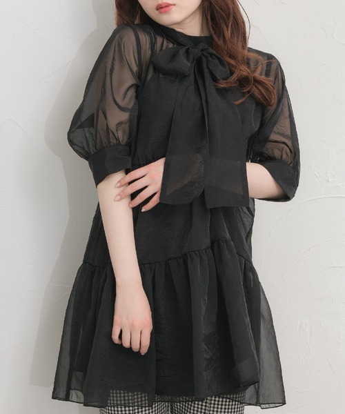 ems excite（エムズエキサイト）の「シアーボウタイOP（ワンピース・レディース・ホワイト/ブラック/グリーン・FREE）」の2枚目の写真