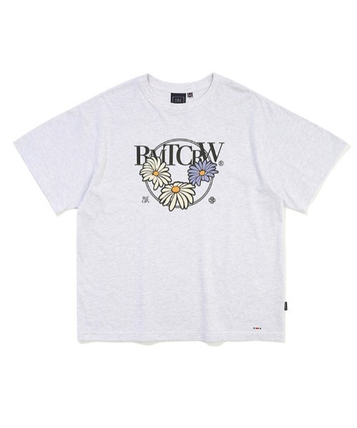 ROMANTIC CROWN（ロマンティッククラウン）の「A'GEM/9 × .kom『ROMANTIC CROWN/ロマンティッククラウン』ROUND FLOWER TEE SHIRT/ラウンドフラワー 半袖Tシャツ（Tシャツ/カットソー・レディース・ライトグレー/ブラック・M/L）」の8枚目の写真