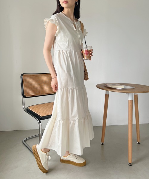 CLEA（クレア）の「キーネックリボン ギャザーティアードワンピース（ワンピース・レディース・ブラック/ホワイト/グリーン・FREE）」の8枚目の写真
