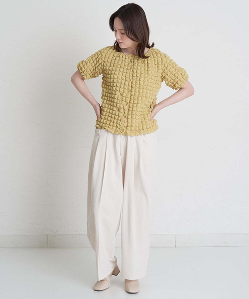 A de a.v.v（アードアー・ヴェ・ヴェ）の「ポコポコボリューム袖プルオーバー（Tシャツ/カットソー・レディース・イエロー/アイボリー/ブラック・39）」の22枚目の写真