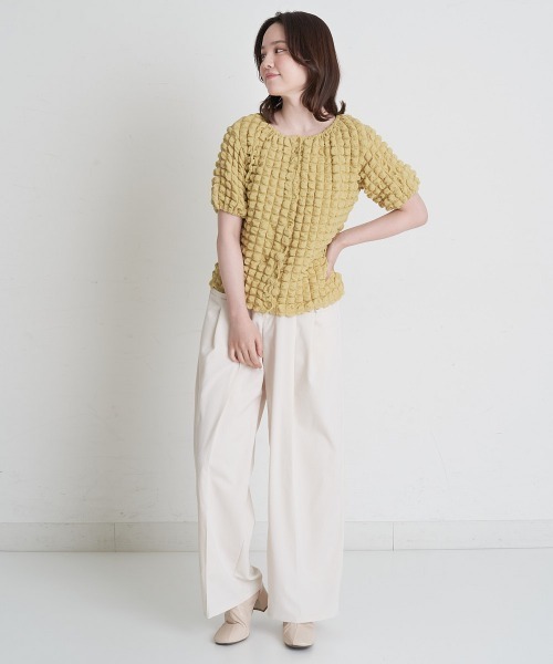 A de a.v.v（アードアー・ヴェ・ヴェ）の「ポコポコボリューム袖プルオーバー（Tシャツ/カットソー・レディース・イエロー/アイボリー/ブラック・39）」の6枚目の写真