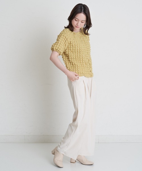 A de a.v.v（アードアー・ヴェ・ヴェ）の「ポコポコボリューム袖プルオーバー（Tシャツ/カットソー・レディース・イエロー/アイボリー/ブラック・39）」の12枚目の写真