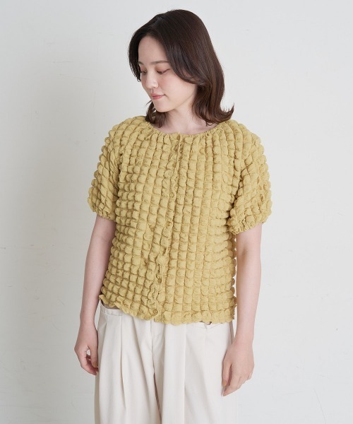 A de a.v.v（アードアー・ヴェ・ヴェ）の「ポコポコボリューム袖プルオーバー（Tシャツ/カットソー・レディース・イエロー/アイボリー/ブラック・39）」の5枚目の写真