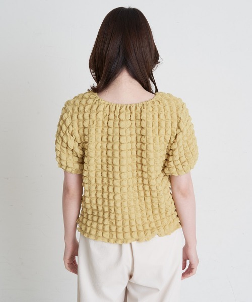 A de a.v.v（アードアー・ヴェ・ヴェ）の「ポコポコボリューム袖プルオーバー（Tシャツ/カットソー・レディース・イエロー/アイボリー/ブラック・39）」の19枚目の写真