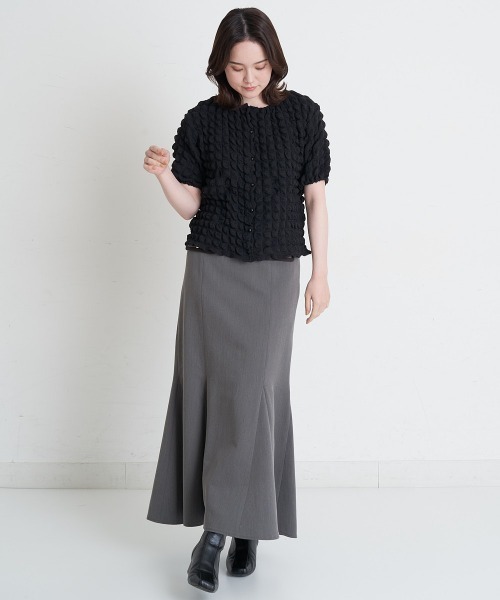 A de a.v.v（アードアー・ヴェ・ヴェ）の「ポコポコボリューム袖プルオーバー（Tシャツ/カットソー・レディース・イエロー/アイボリー/ブラック・39）」の4枚目の写真