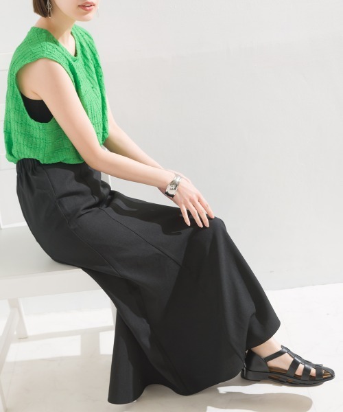 OMNES(オムネス)の「エステルリネンライクロングフレアスカート(スカート・レディース・ブラック/カーキ/アイボリー/グレイッシュベージュ・FREE)」の1枚目の写真