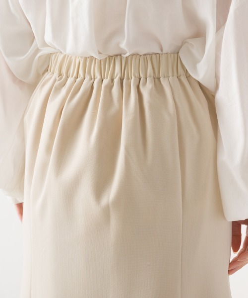 OMNES(オムネス)の「エステルリネンライクロングフレアスカート(スカート・レディース・ブラック/カーキ/アイボリー/グレイッシュベージュ・FREE)」の6枚目の写真