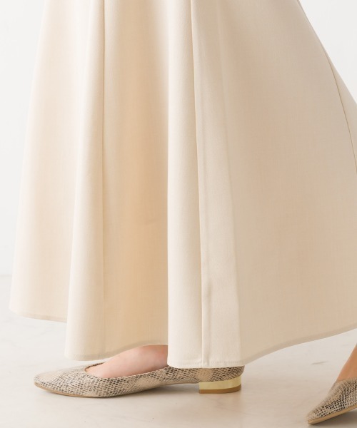 OMNES(オムネス)の「エステルリネンライクロングフレアスカート(スカート・レディース・ブラック/カーキ/アイボリー/グレイッシュベージュ・FREE)」の7枚目の写真