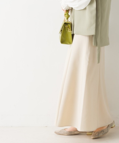 OMNES(オムネス)の「エステルリネンライクロングフレアスカート(スカート・レディース・ブラック/カーキ/アイボリー/グレイッシュベージュ・FREE)」の14枚目の写真