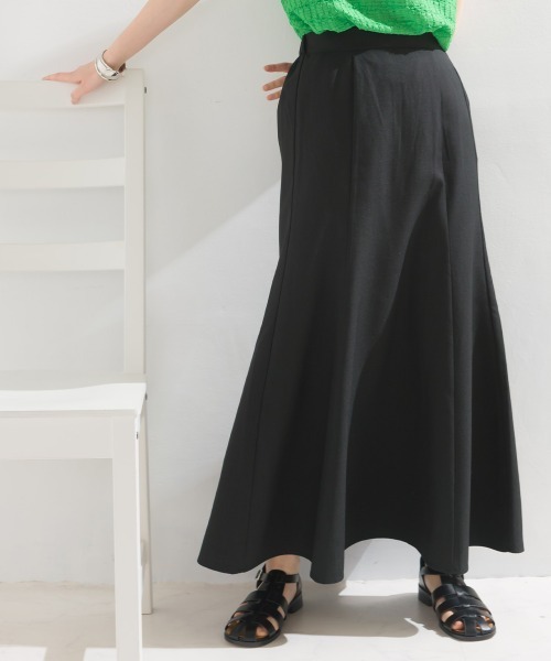 OMNES(オムネス)の「エステルリネンライクロングフレアスカート(スカート・レディース・ブラック/カーキ/アイボリー/グレイッシュベージュ・FREE)」の18枚目の写真