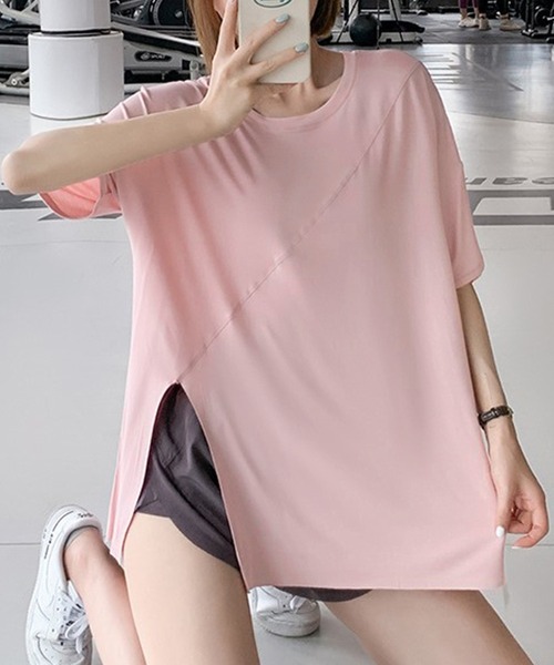HYSSHOP（エイチワイエスショップ）の「レディース 半袖スリットオーバーサイズヨガウェアトップス ロング丈[トレーニングウェア/ジムウェア/ピラティスウェア]（Tシャツ/カットソー・レディース・イエロー/ブラック/ピンク/ホワイト/ブルー/スモークピンク/グリーン/グレー/ブラウン・L/XL/M/2XL）」の12枚目の写真