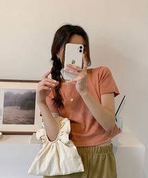 クロップド丈Tシャツ