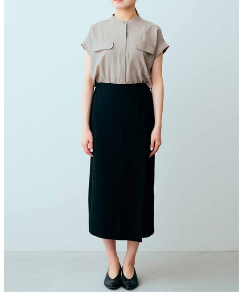 IEDIT（イディット）の「ＩＥＤＩＴ　スマートに決まる比翼仕立てのスタンドカラーブラウス（シャツ/ブラウス・レディース・ホワイト/ネイビー/グレイッシュベージュ・MEDIUM/LARGE/X-LARGE/XX-LARGE/SMALL/XXX-LARGE）」の13枚目の写真