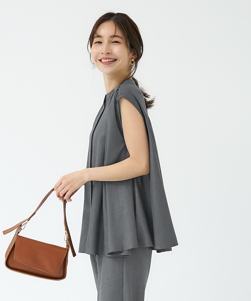 セットアップ対応リネンタッチ比翼ノースリーブブラウス