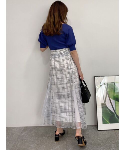 dazzlin（ダズリン）の「エンブロイダリーツイードライクシアースカート（スカート・レディース・ベージュ/ブラック/オフホワイト・SMALL/MEDIUM）」の11枚目の写真