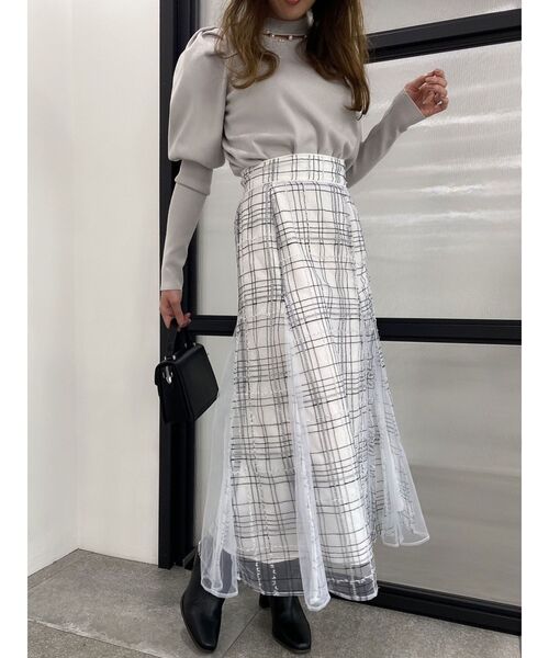 dazzlin（ダズリン）の「エンブロイダリーツイードライクシアースカート（スカート・レディース・ベージュ/ブラック/オフホワイト・SMALL/MEDIUM）」の15枚目の写真