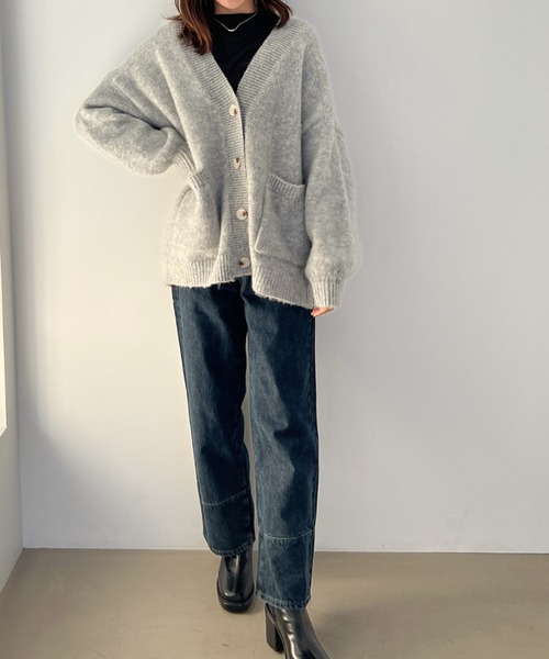 Olu.（オルドット）の「ボリュームカラーニットカーディガン（カーディガン/ボレロ・レディース・グリーン/ベージュ系その他/ライトグレー/ライトブルー/パープル・FREE）」の20枚目の写真