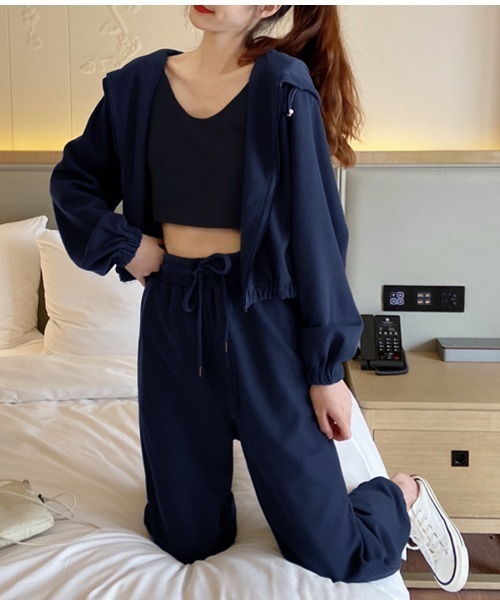 PRIVATE  BEACH（プライベートビーチ）の「3点セットルームウェア クロップド丈パーカー＆ミニキャミソール＆フルレングスパンツ（ルームウェア/パジャマ・レディース・ブラック/ダークグレー/ライトグレー/グレー/ネイビー・M/L/LL）」の20枚目の写真