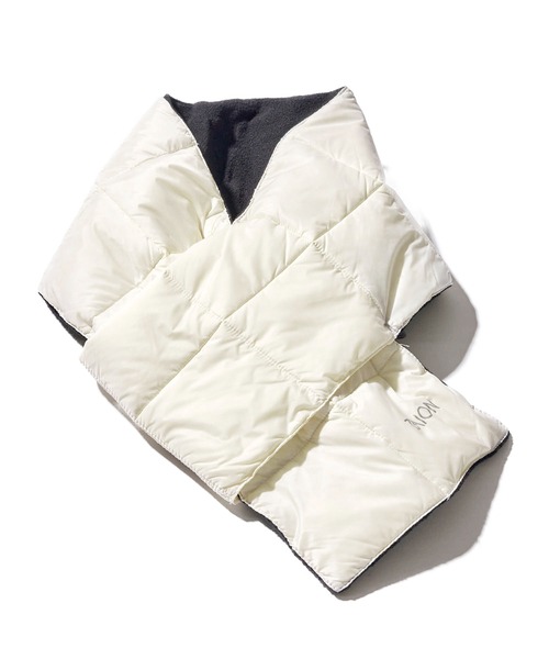 TAION(タイオン)の「【TAION / タイオン】BASIC DOWN SCARF / キルティングダウンマフラー(マフラー・レディース・サンドベージュ/オフホワイト/ネイビー/ブラック/カーキ/チャコールグレー/グレー/ライトグレー/セージグリーン・FREE)」の2枚目の写真