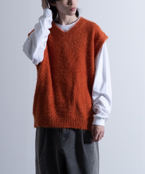 NYLAUS（ナイラス）の「Shaggy Solid/Border Loose V-neck Knit Vest / シャギー 無地/ボーダー柄 ルーズ Vネック ニットベスト（ベスト・メンズ・ブラック/レンガ/チャコール/ブラック系/グレー系/レッド系・M/L）」の5枚目の写真
