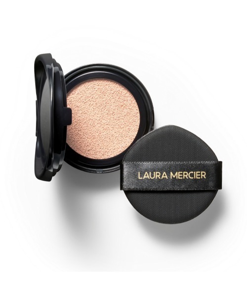 LAURA MERCIER(ローラメルシエ)の「フローレス ルミエール ラディアンス パーフェクティング クッション レフィル(ファンデーション・レディース・1C1 SHELL 明るめのピンクオークル/1N1 CREME やや明るめのオークル/0C1 PEARL IVORY明るいピンクオークル/1W1 IVORY 明るめのベージュオークル/2N1 CASHEW 中間的な明るさのオークル/0W1 CREAM IVORY 特に明るいオークル/1N0 FLAX 明るめのオークル/2W1 MACADAMIA中間的なベージュオークル・FREE)」の5枚目の写真