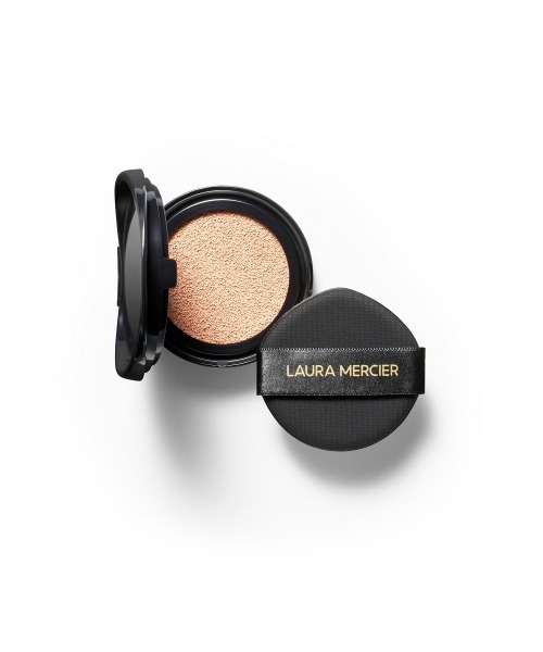 LAURA MERCIER(ローラメルシエ)の「フローレス ルミエール ラディアンス パーフェクティング クッション レフィル(ファンデーション・レディース・1C1 SHELL 明るめのピンクオークル/1N1 CREME やや明るめのオークル/0C1 PEARL IVORY明るいピンクオークル/1W1 IVORY 明るめのベージュオークル/2N1 CASHEW 中間的な明るさのオークル/0W1 CREAM IVORY 特に明るいオークル/1N0 FLAX 明るめのオークル/2W1 MACADAMIA中間的なベージュオークル・FREE)」の7枚目の写真