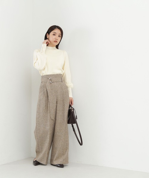 NATURAL BEAUTY BASIC（ナチュラルビューティーベーシック）の「◇プリーツスリーブハイネックニット（ニット/セーター・レディース・グレイッシュベージュ/オフホワイト/ブルー/チャコールグレー・FREE）」の11枚目の写真